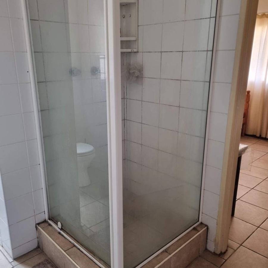 To Let 6 Bedroom Property for Rent in Summerstrand Eastern Cape